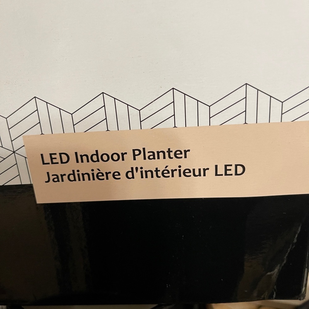 SHORT STORIES LED Indoor Planter (Grow Herbs) - Picture 7 of 10